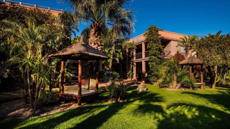 chillout hotel tres mares 768x432