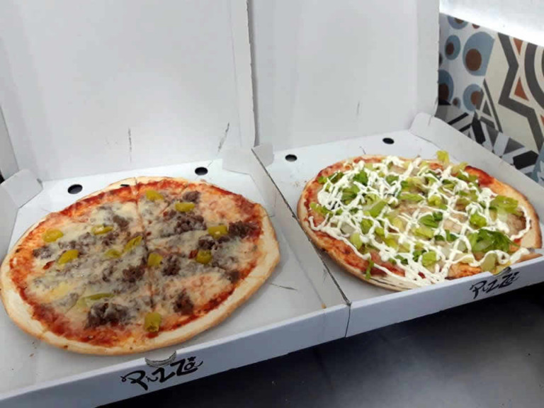 la rokita 2 pizzas 768x576