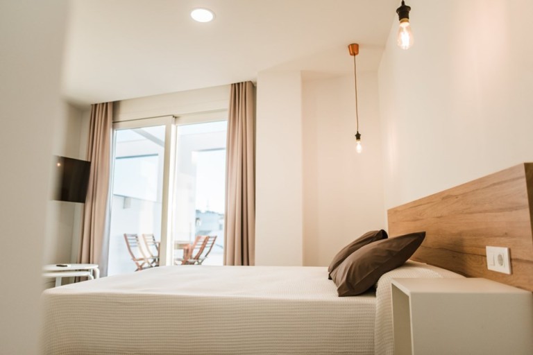 apartamentos zhr camas 768x512