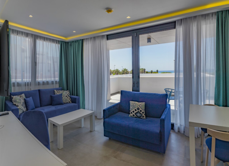 hotel playa de la plata habitacion terraza 768x557