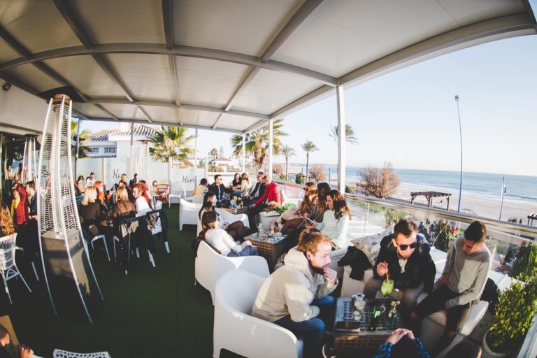 kaos lounge beach 768x512