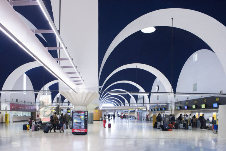 Aeropuerto de Sevilla 2 768x512