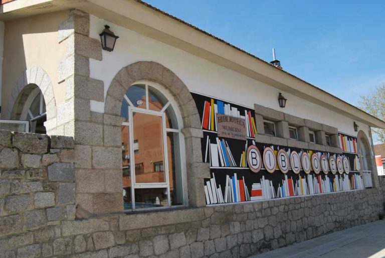 Biblioteca D. Jose Vicente Munoz Torrelodones 768x514