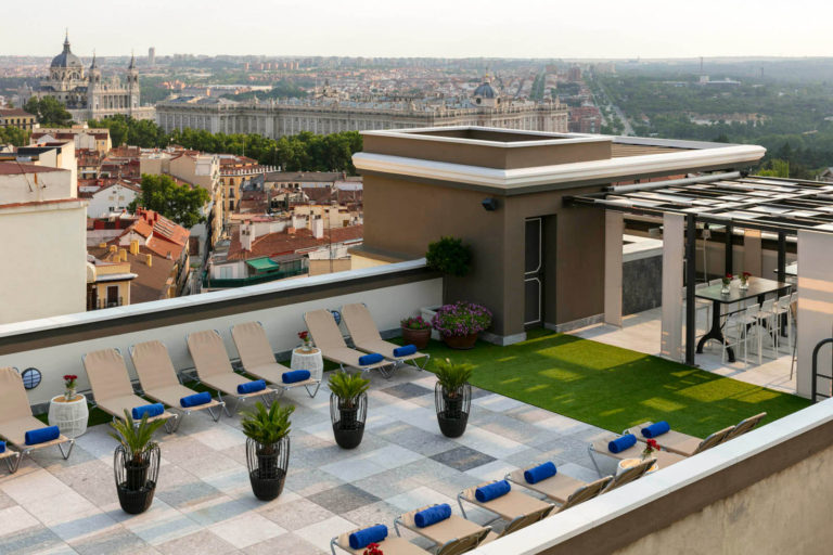 Hotel Emperador Madrid Terraza 2 768x512