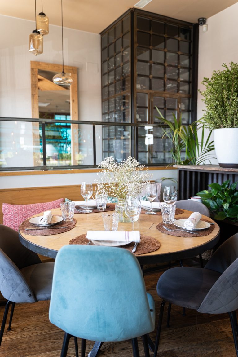 Panorama Oyster Bar 3 768x1152