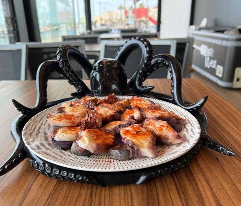 West Restaurante 4 768x658