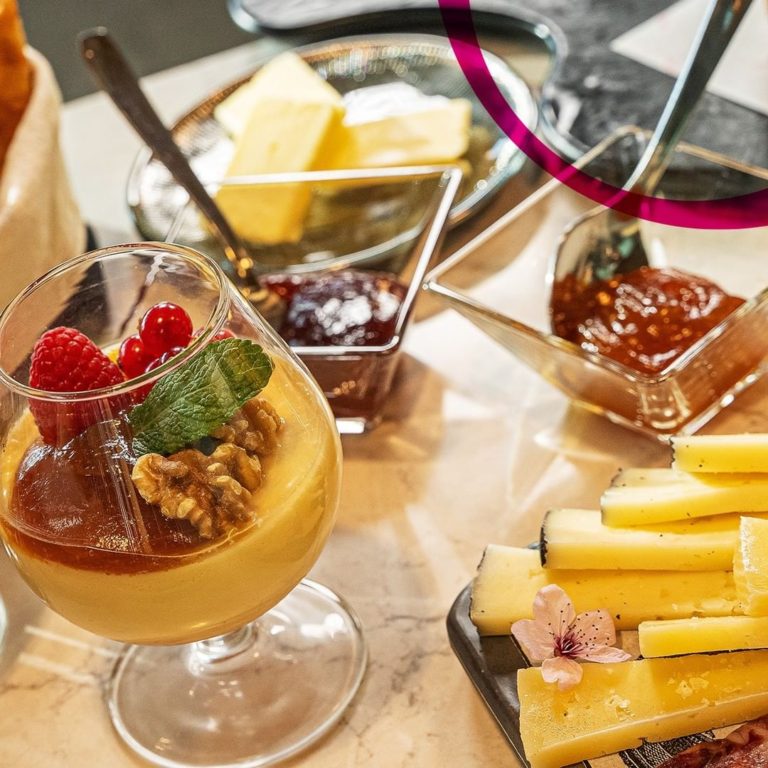 Brunch del Restaurante Insolito Madrid 768x768