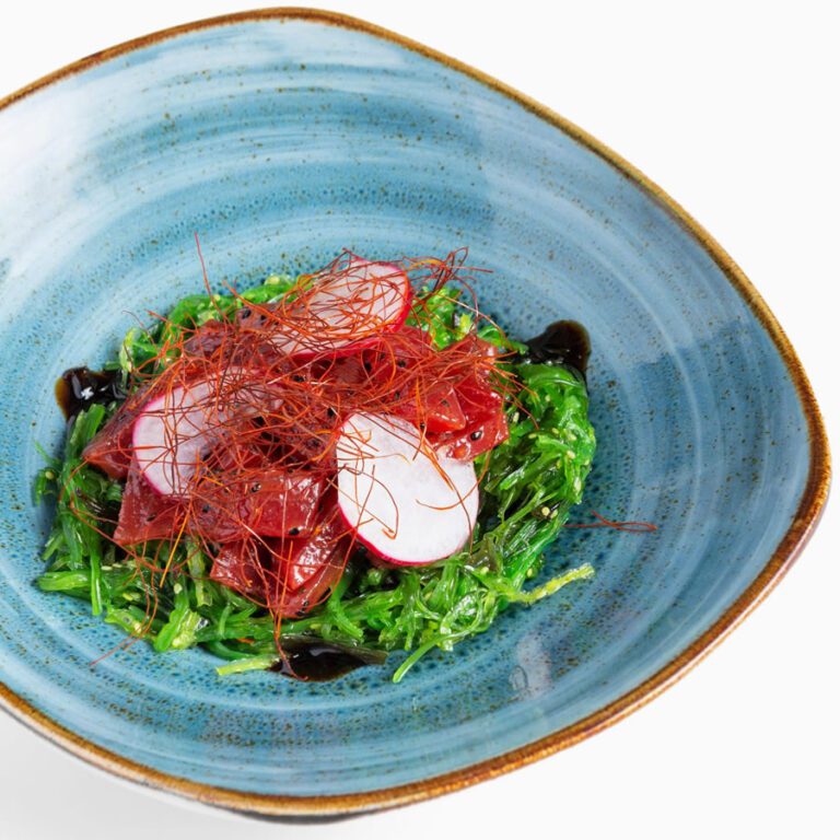 Tacos de Atun picante con alga wakame del Restaurante Antonio Zahara 768x768