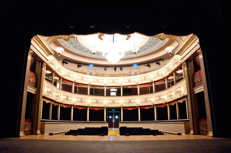 Teatro Real Carlos III de Aranjuez 768x510