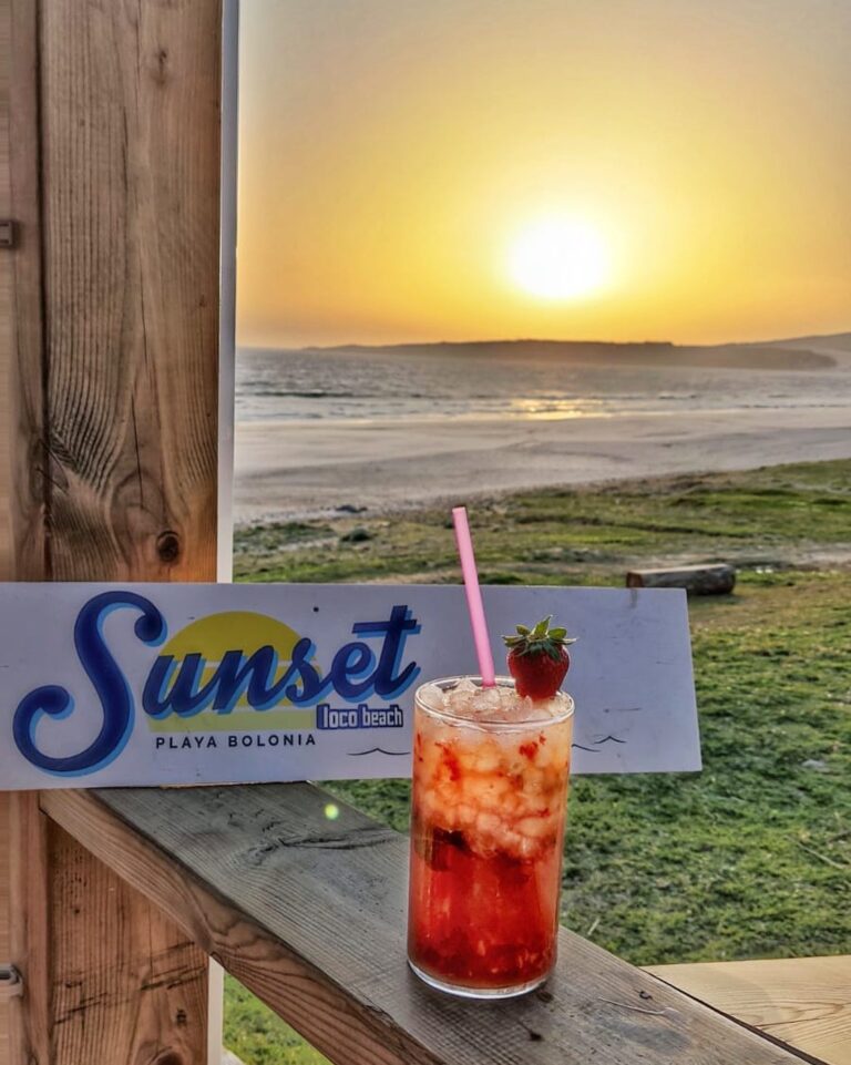Sunset Loco Beach Bolonia 7 768x961