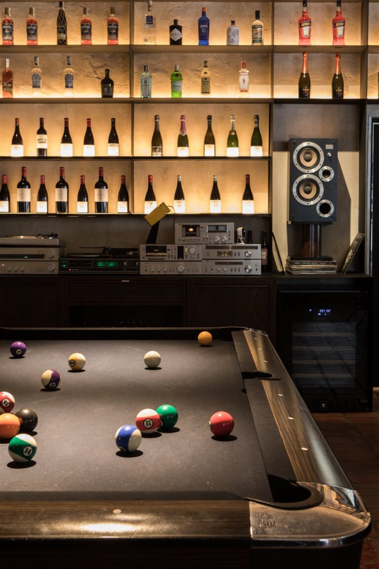 Bar Trafalgar 4 768x1152