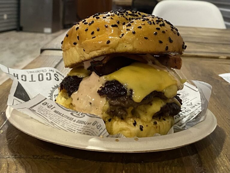 Cesars Burgers 3 768x577