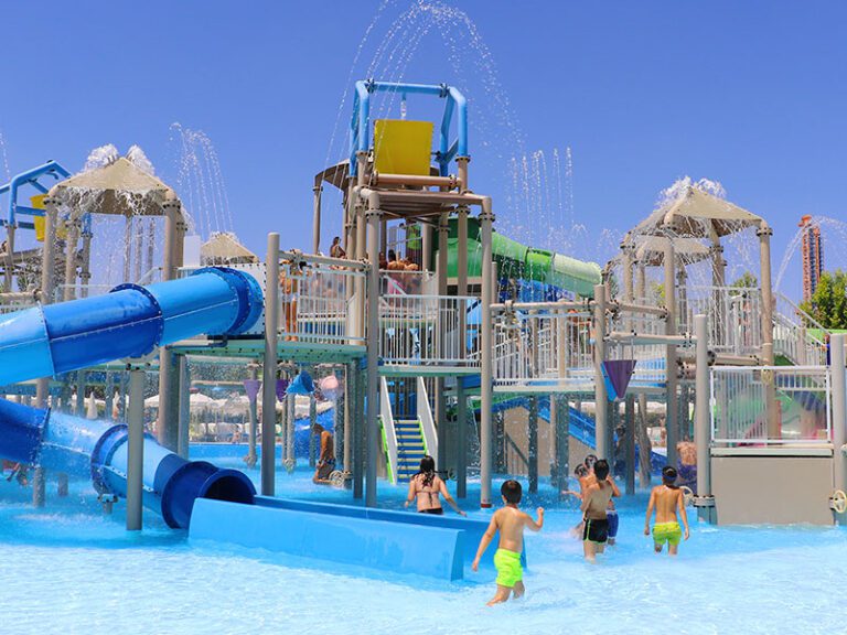 Parque acuatico Warner Beach Madrid Agua Aventura 768x576