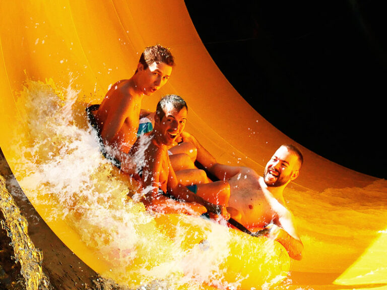 Parque acuatico Warner Beach Madrid Batman La Sombra del Murcielago 768x576