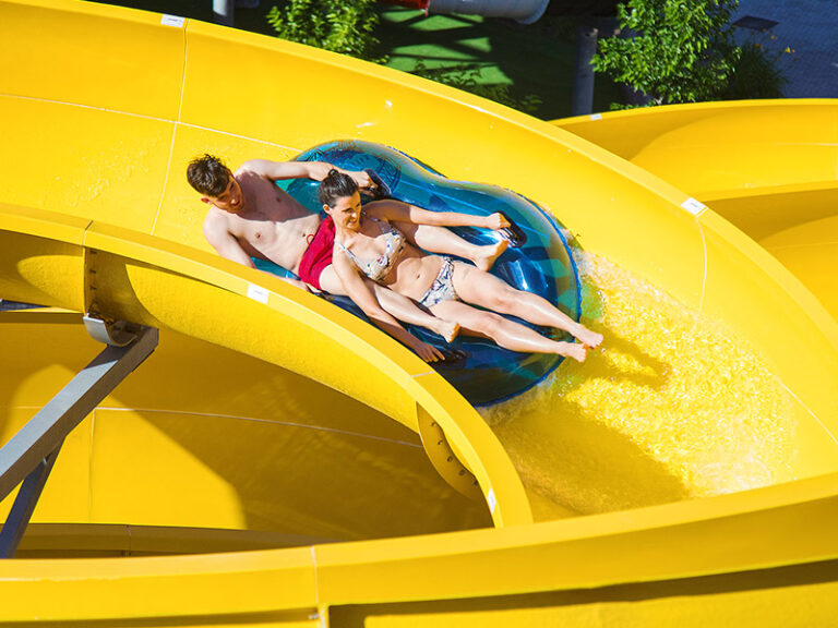 Parque acuatico Warner Beach Madrid Wonder Woman Salto al Paraiso 768x576