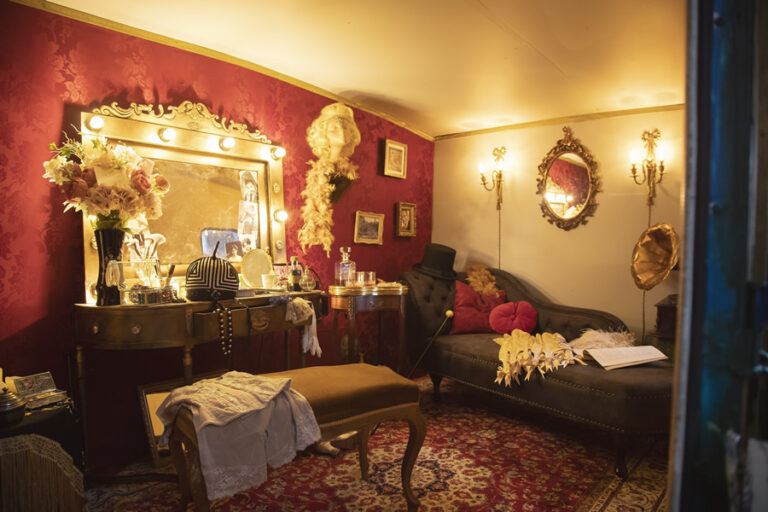 Exposicion Camerino Pepe Show en Matadero Madrid 3 768x512