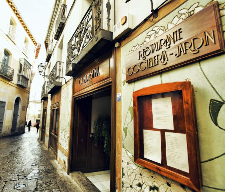 La Clandestina 768x654