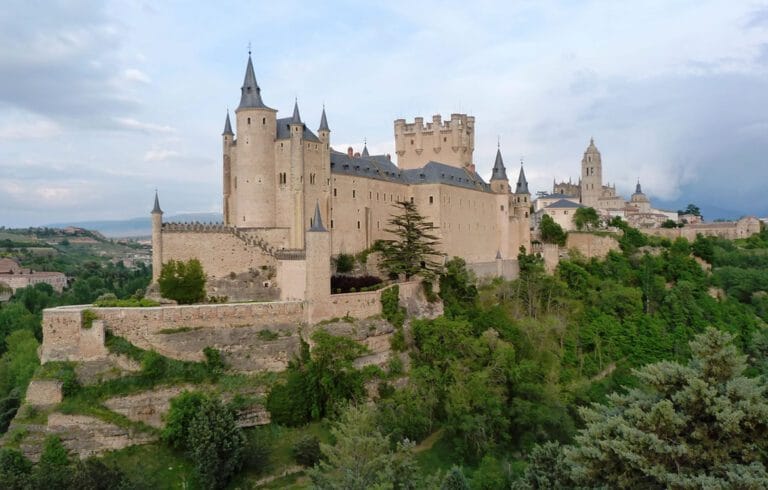 Alcazar de Segovia 768x490