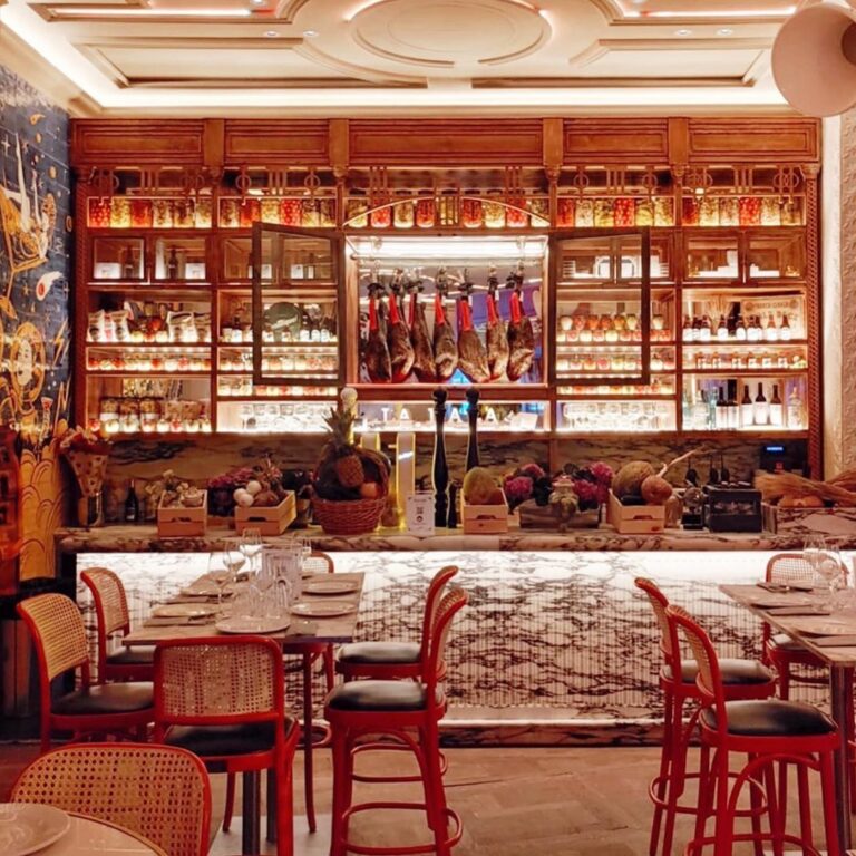 Patio de Leones 9 768x768