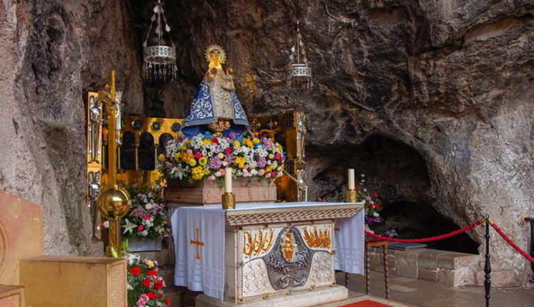 Santuario Virgen de Covadonga 2 768x442