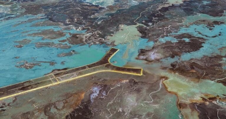 Exposicion African Studies. Edward Burtynsky PHotoEspana 2023 en CentroCentro Cibeles 768x407