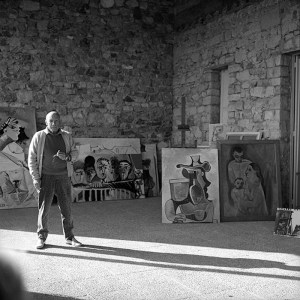 Cecil Beaton | Pablo Picasso en Notre-Dame-de-Vie, en Mougins (1965) | Sucesión Pablo Picasso, VEGAP, Madrid 2023 | © Cecil Beaton Archive © Condé Nast