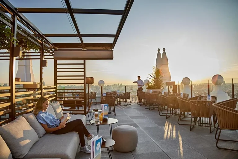 360 Riu Rooftop Bar 3 768x512