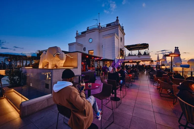 360 Riu Rooftop Bar 8 768x512