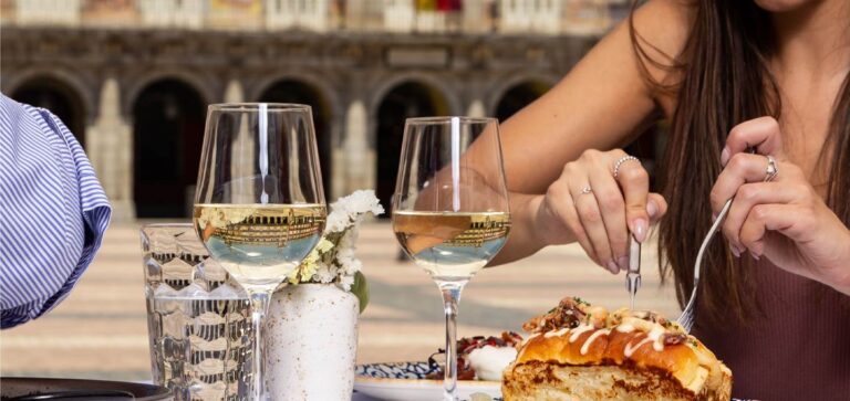 Cafe de la Plaza 2 768x363