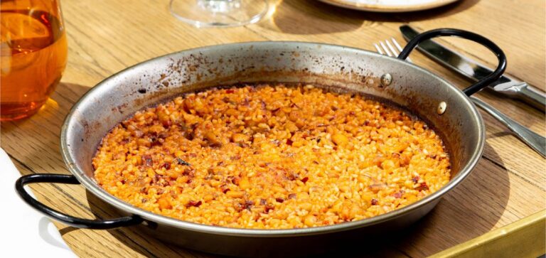 Cafe de la Plaza 3 768x363