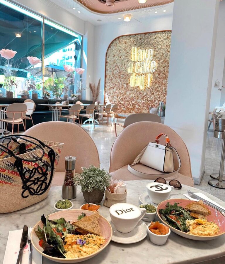 Rosas Cafe Marbella 768x899