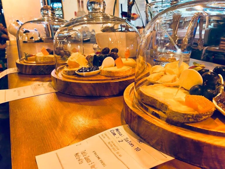 Mr. Raclette Cheese Bar 768x576