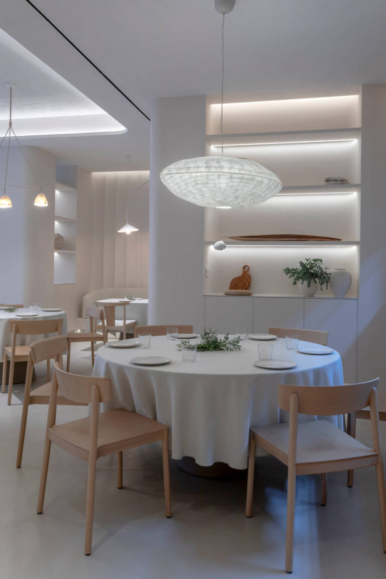 VelascoAbella 3 768x1152