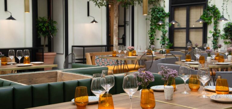 Cafe de la Plaza 6 768x363