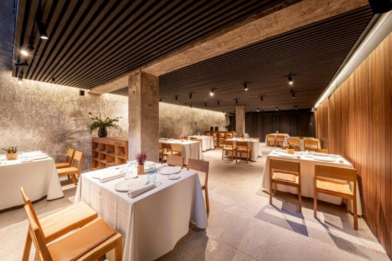 Cobo Estratos 8 768x512