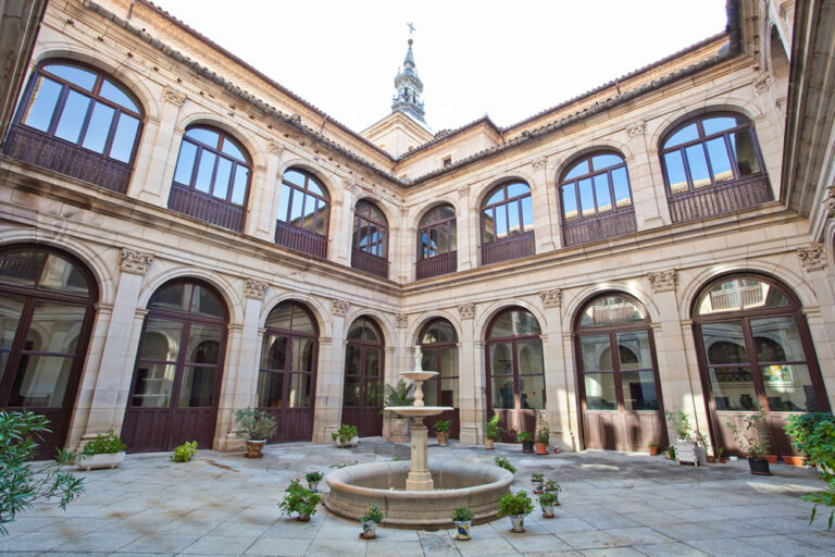 Colegio de Doncellas Nobles 4 768x512