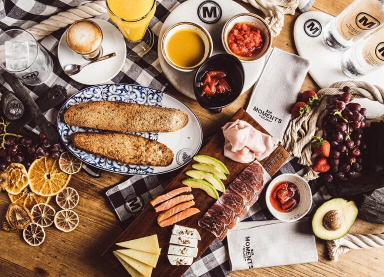 Moments Bar 12 768x554