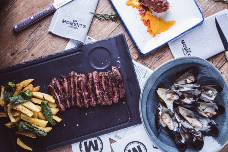 Moments Bar 2 768x512