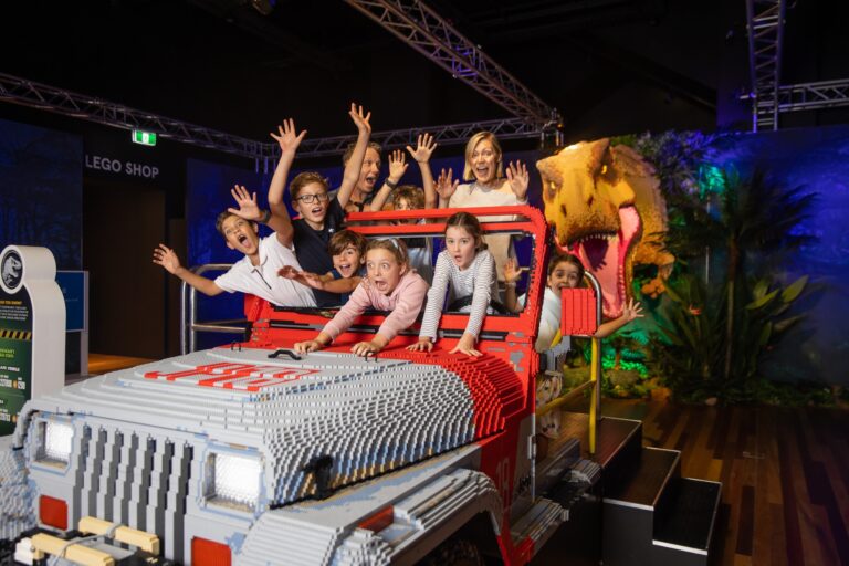 Jurassic World by Brickman en Ifema Madrid 2 768x512