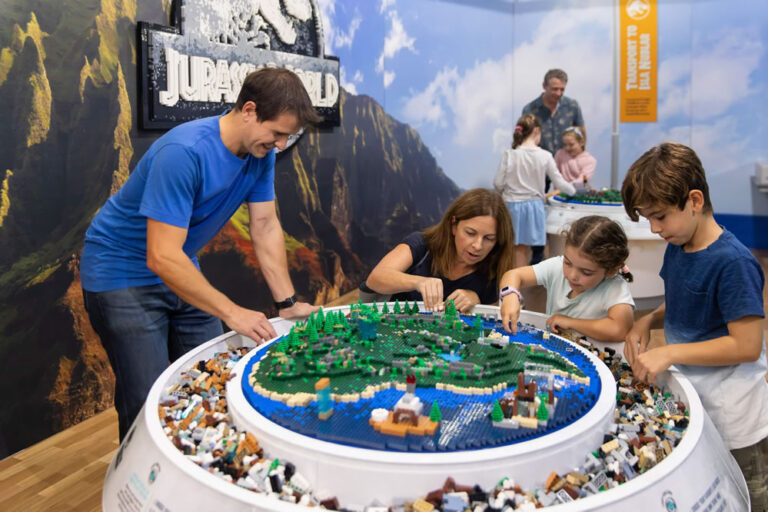 Jurassic World by Brickman en Ifema Madrid 6 768x512