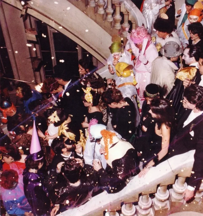 Noche de Muertos La Fiesta en el Circulo de Bellas Artes Madrid 768x819