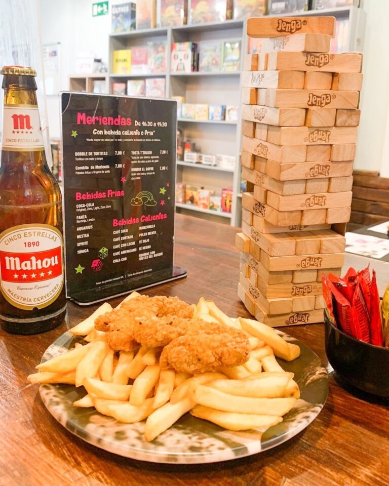 Replay Boardgame Outlet Cafe 768x960