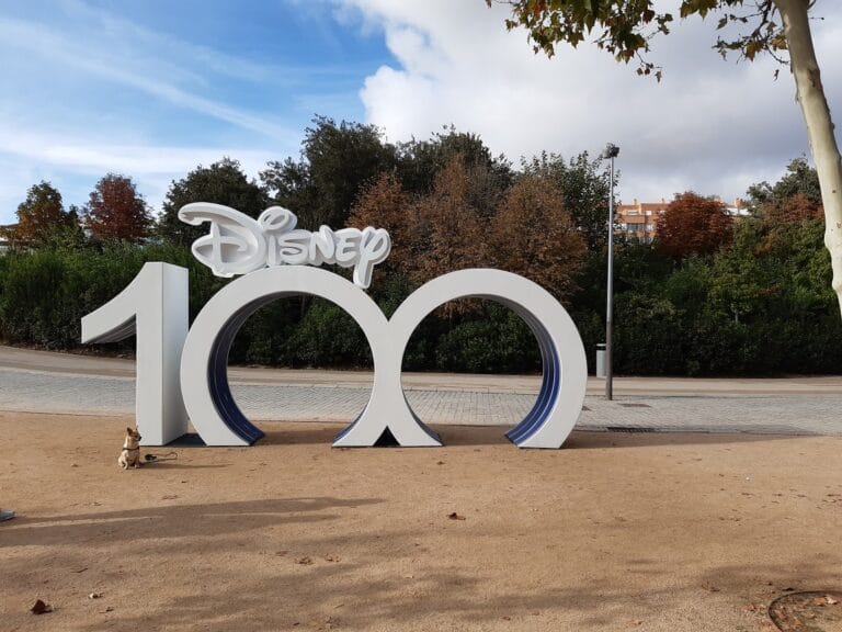 Exposicion Disney 100 anos en Imagenes en Madrid Rio 3 768x576