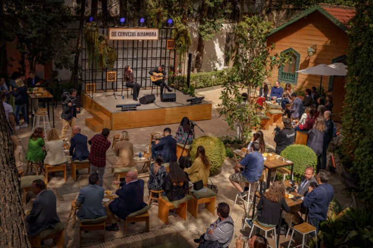 Jardin Alhambra Musica talleres gastronomia y catas en el Casino de la Exposicion de Sevilla 3 768x512