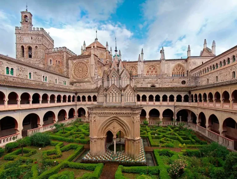Real Monasterio de Santa Maria de Guadalupe 768x582