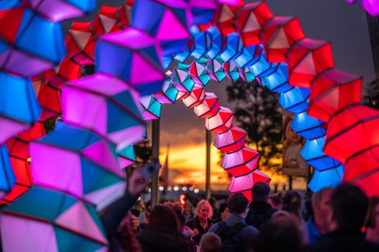 Espectaculo El Regalo en Azca Madrid 768x511