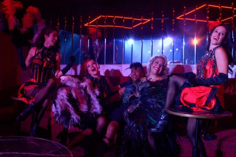 Cabaret Carmesi El show mas atrevido en Lula Club 768x512