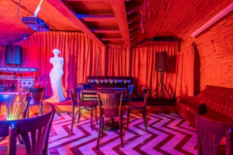 Estupenda Cafe Bar 9 768x512