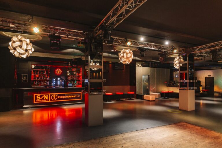 Independance Club 768x512