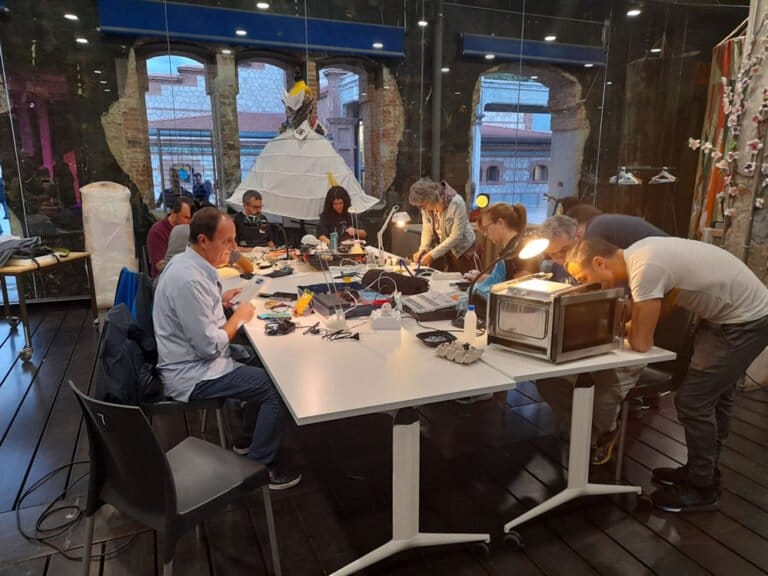 Repair Cafe Madrid 1 768x576